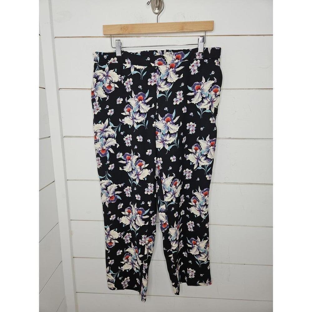 Cynthia Rowley size 12 black with white floral capri pants